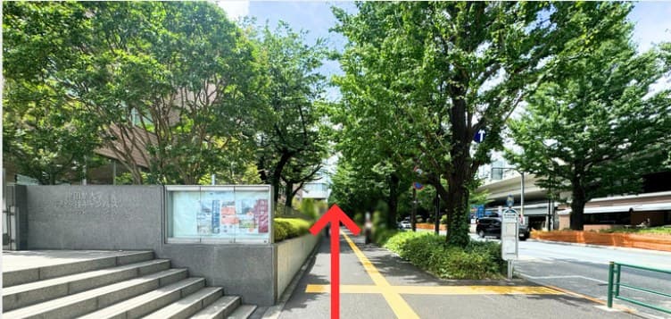 黒ねこ座 「千駄ヶ谷駅」からのアクセス 順路写真 5: 道なりにまっすぐに進む