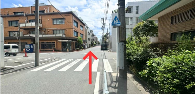 黒ねこ座 「千駄ヶ谷駅」からのアクセス 順路写真 9: 道なりにまっすぐに進む